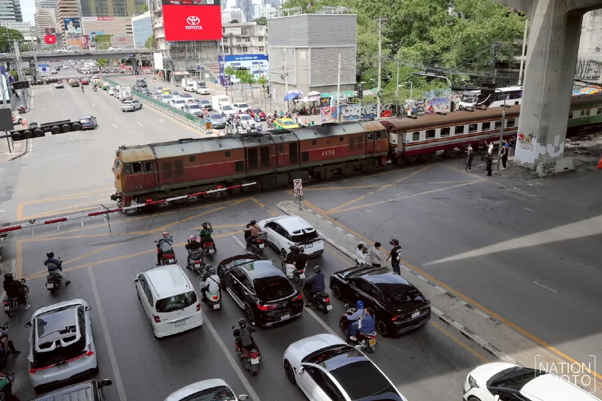 สภาทนายความ ตั้งทีมลุยช่วยเหยื่อรถไฟมรณะชนรถเมล์เต็มที่