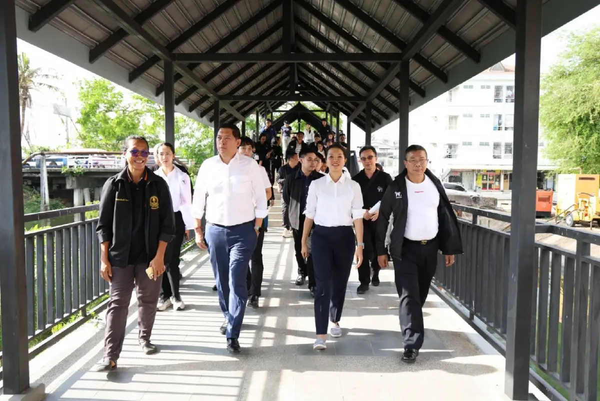 “นิกร” รมว.พม. นำทีมลุยเคหะร่มเกล้า เดินหน้ายกระดับคุณภาพชีวิตกลุ่มเปราะบาง บูรณาการ กทม. แก้ไขปัญหาน้ำเสีย-เพิ่มพื้นที่สีเขียวอย่างยั่งยืน