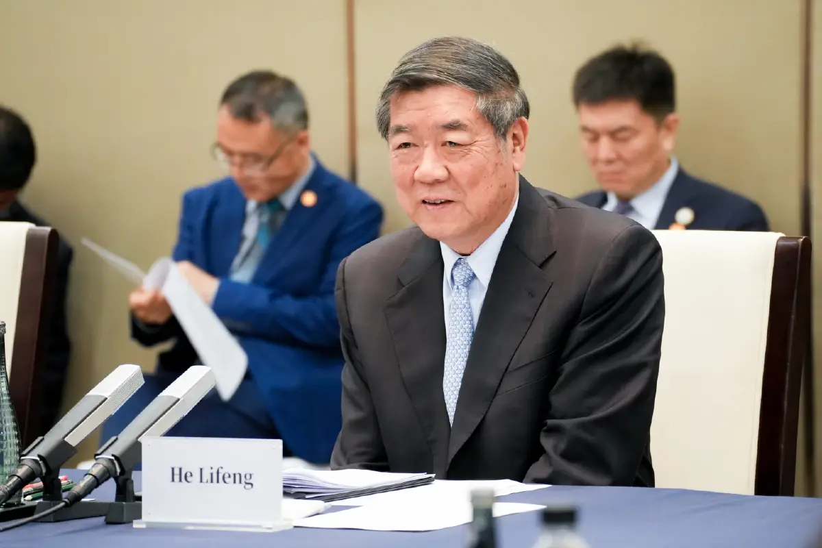“ศุภจี” ถกจีน ดันไทยผลิตสินค้า SME พรีเมียม ขยายลงทุน EV - หุ่นยนต์