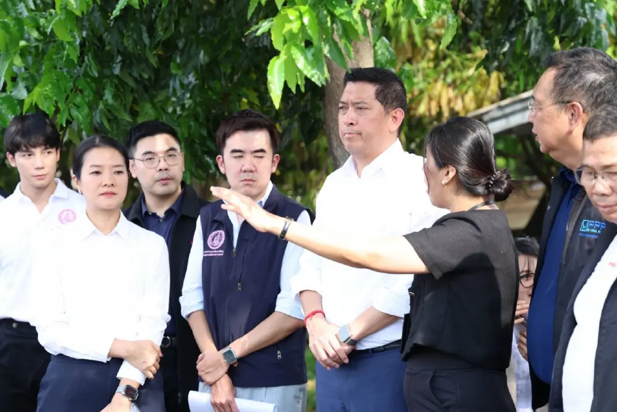 “นิกร” รมว.พม. นำทีมลุยเคหะร่มเกล้า เดินหน้ายกระดับคุณภาพชีวิตกลุ่มเปราะบาง บูรณาการ กทม. แก้ไขปัญหาน้ำเสีย-เพิ่มพื้นที่สีเขียวอย่างยั่งยืน