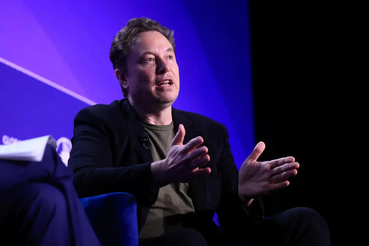 SpaceX ดัน “อีลอน มัสก์” สู่มหาเศรษฐีล้านล้านดอลลาร์คนแรกของโลก