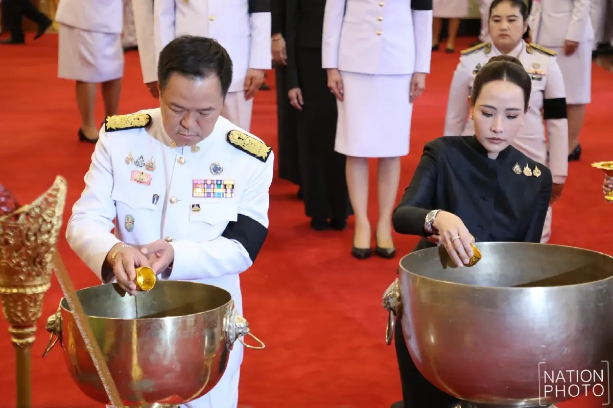 นายกฯ นำคณะรัฐมนตรี ถวายน้ำสรงพระศพ เจ้าฟ้าพัชรกิติยาภา