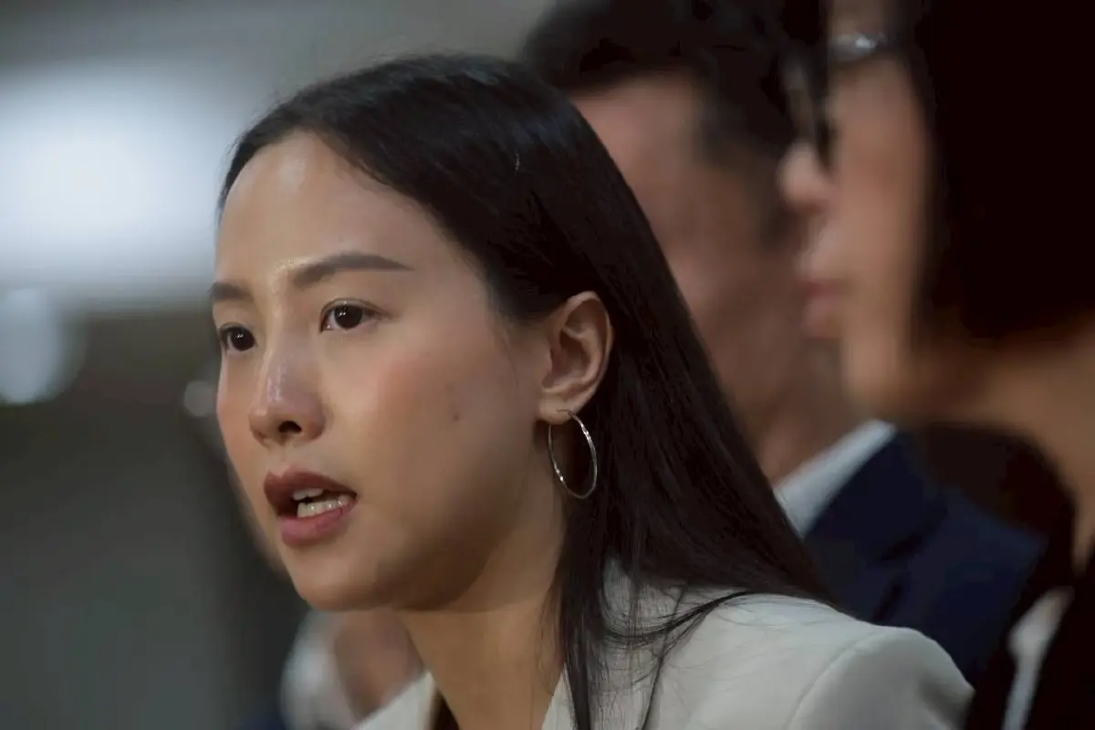 "รักชนก" นำกมธ.จี้ "ประกันสังคม" ปรับผู้รับเหมา SSO+ หลังแอปล่ม-ล่าช้า