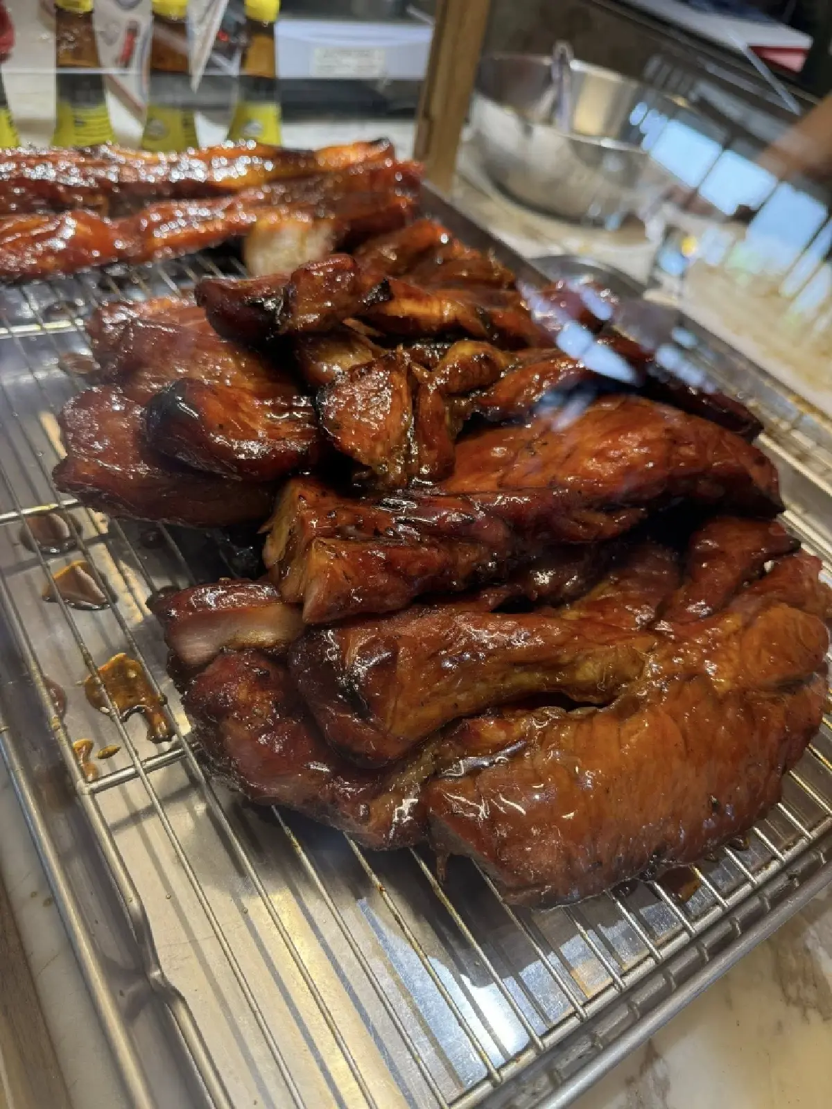 จากหมูแดงหลังบ้าน สู่ร้านอาโจ (AHJO) ธุรกิจที่โตแบบไม่เร่ง เน้นยั่งยืนพร้อมส่งมอบให้ลูก