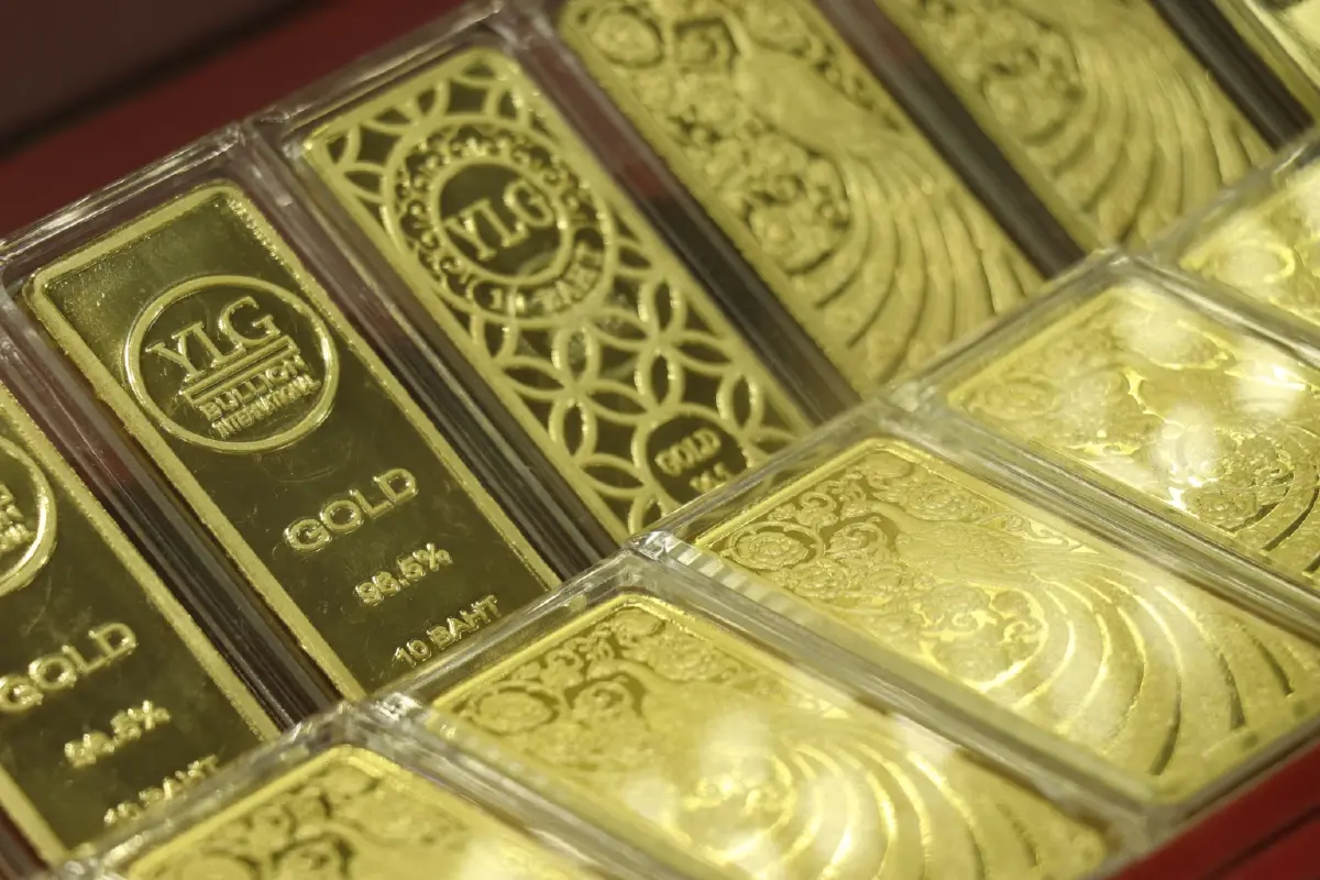 ทองร่วง 20,000 บาท! ดอกเบี้ยพลิกเกม เปิดฉากทัศน์เลวร้ายสุดอาจแตะ 5 หมื่นบาท
