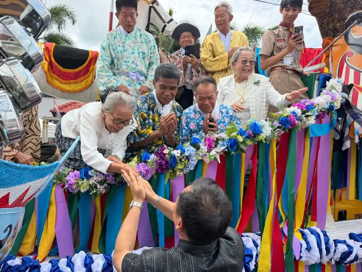 "อนุทิน" ร่วมงาน ผีตาโขน จ.เลย ชูทรัพย์สินทางวัฒนธรรมของชาติ!