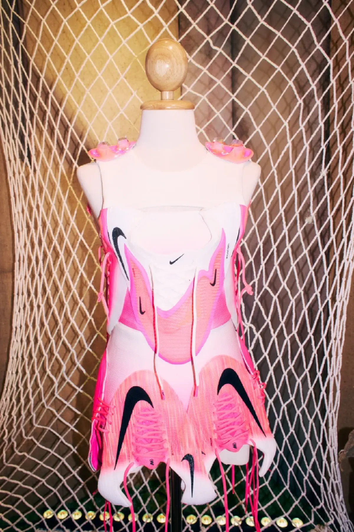 Nike พลิกโฉมถนนทรงวาดเป็นรันเวย์แฟชั่นฟุตบอลสุดตระการตา