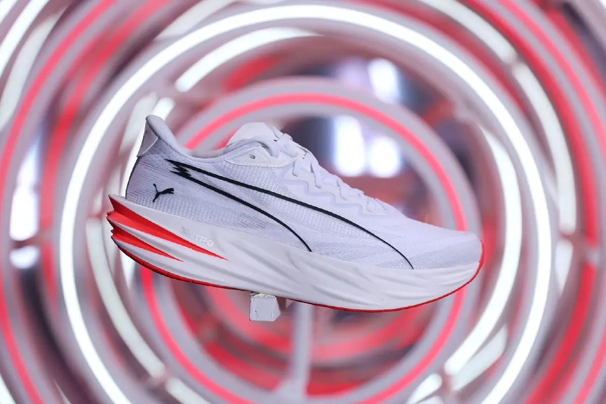 PUMA เปิดตัว DEVIATE PURE NITRO ไร้คาร์บอน ชูวิ่งรักษ์โลก