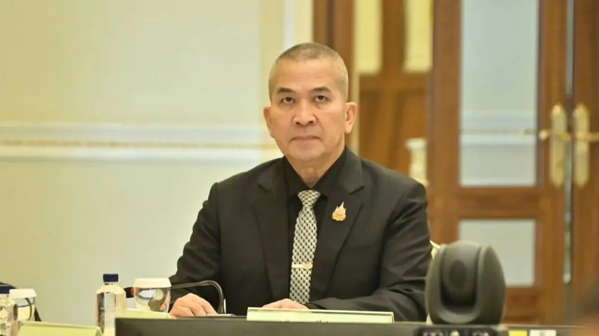 พล.ต.ท.รุทธพล เนาวรัตน์