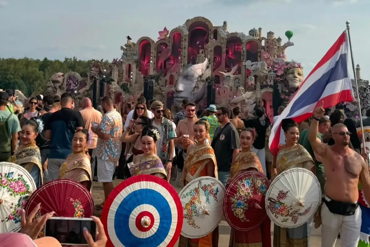 'รมว.สุรศักดิ์' ลุยเบลเยียมเช็ก Tomorrowland จัดไทยคาดเงินสะพัด 6.1 พันลบ.