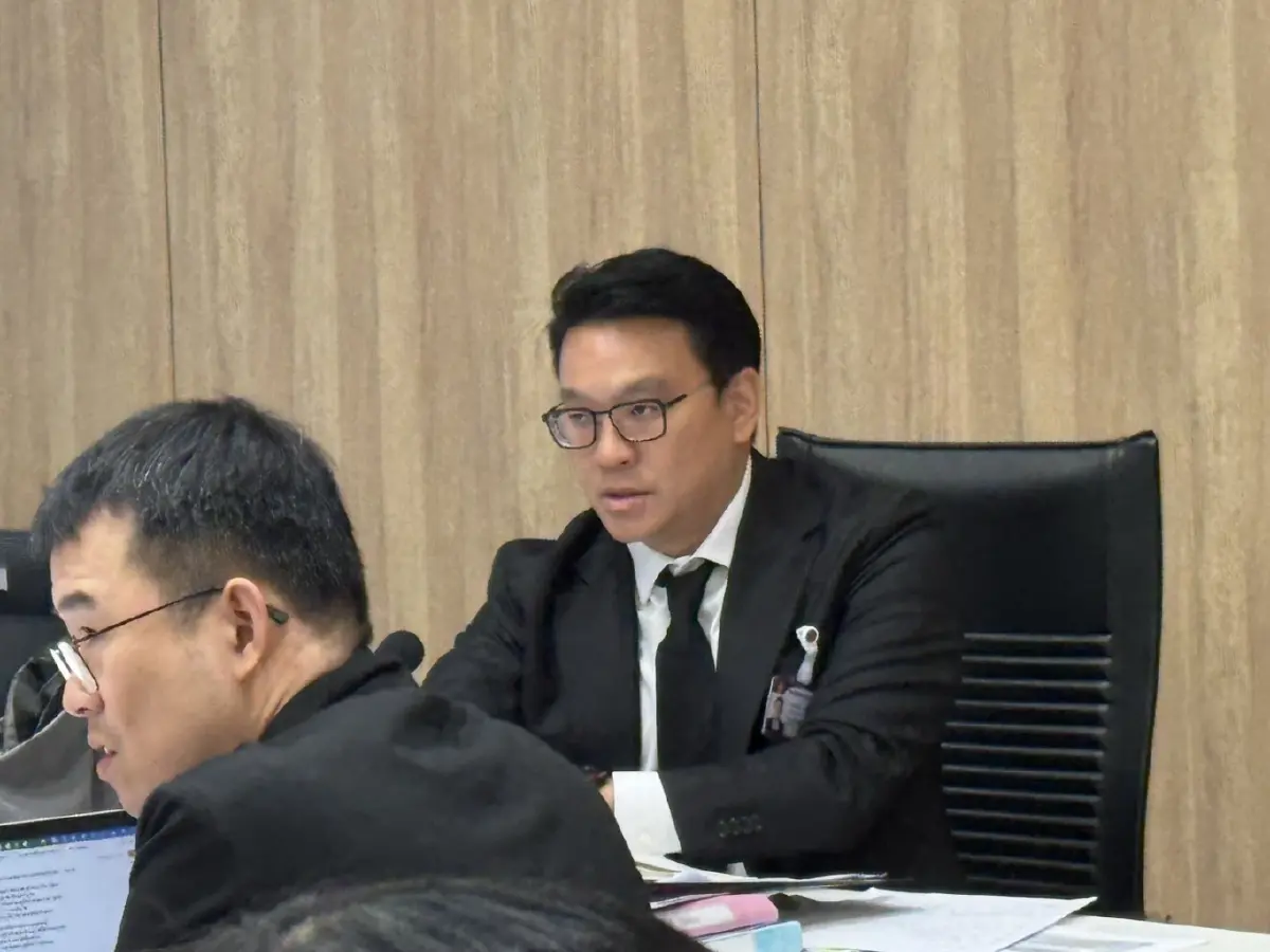 นายสกลธี  ภัททิยกุล 