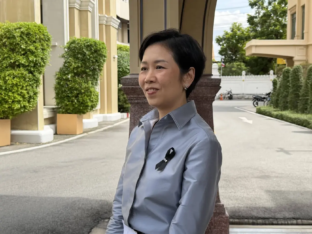 รัชดา ธนาดิเรก โฆษกประจำสำนักนายกรัฐมนตรี เปิดเผยว่า นายอนุทิน ชาญวีรกูล นายกรัฐมนตรีและรัฐมนตรีว่าการกระทรวงมหาดไทย ได้มอบนโยบายให้หน่วยงานที่เกี่ยวข้อง ทบทวนแนวทางการพัฒนาโครงการแลนด์บริดจ์ 
