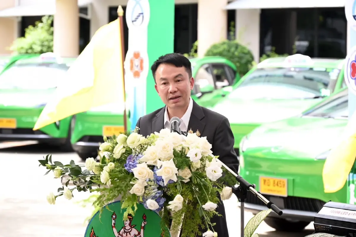 รมช.ปิยะรัฐชย์ ปล่อยคาราวานแท็กซี่ไฟฟ้าสุวรรณภูมิ หนุนเปลี่ยนผ่านสู่พลังงานสะอาด