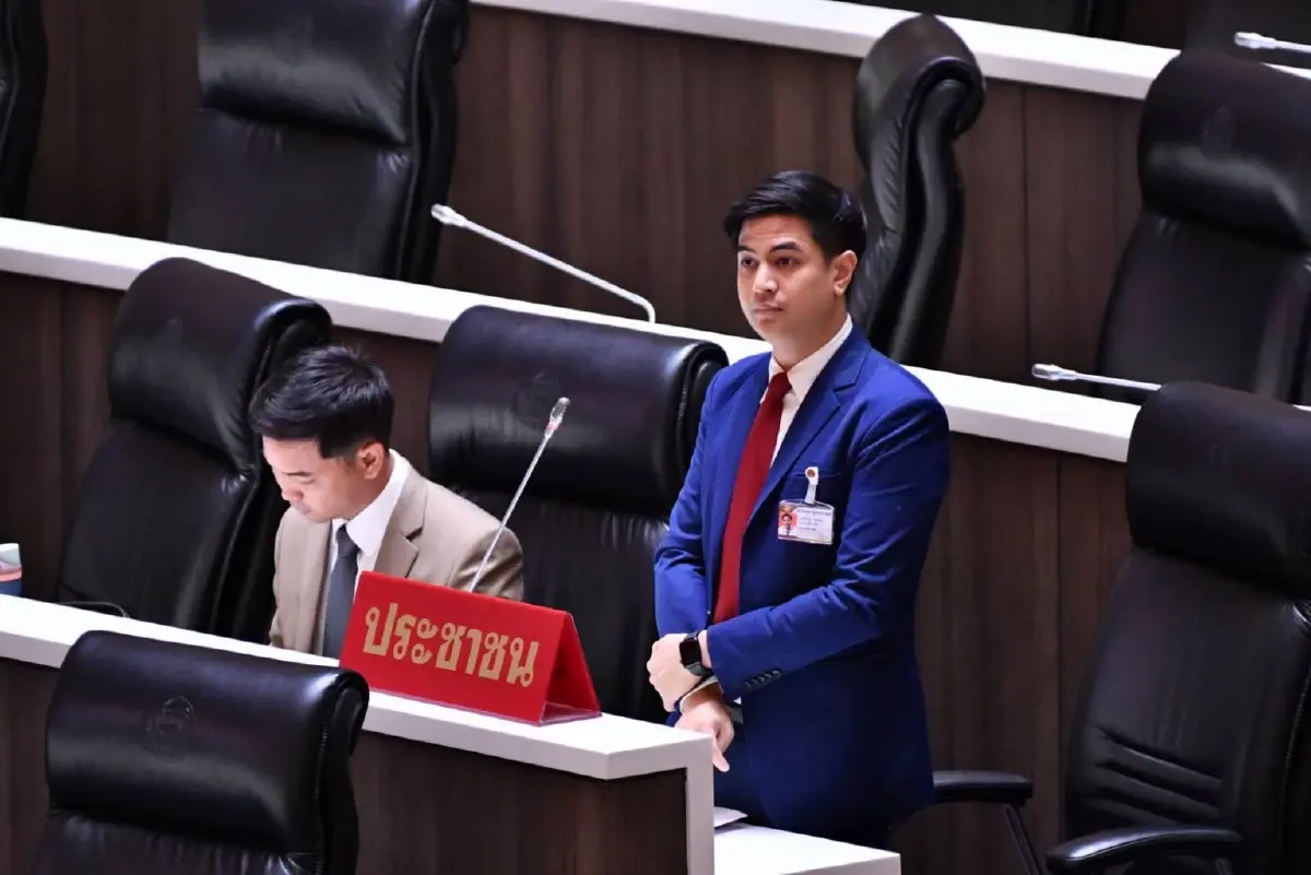 'พริษฐ์' แฉหลักฐาน ฮั้วสว. จี้ ยุติธรรมแจงปม DSI ส่งฟ้องแค่ 8 คน จาก 229 คน