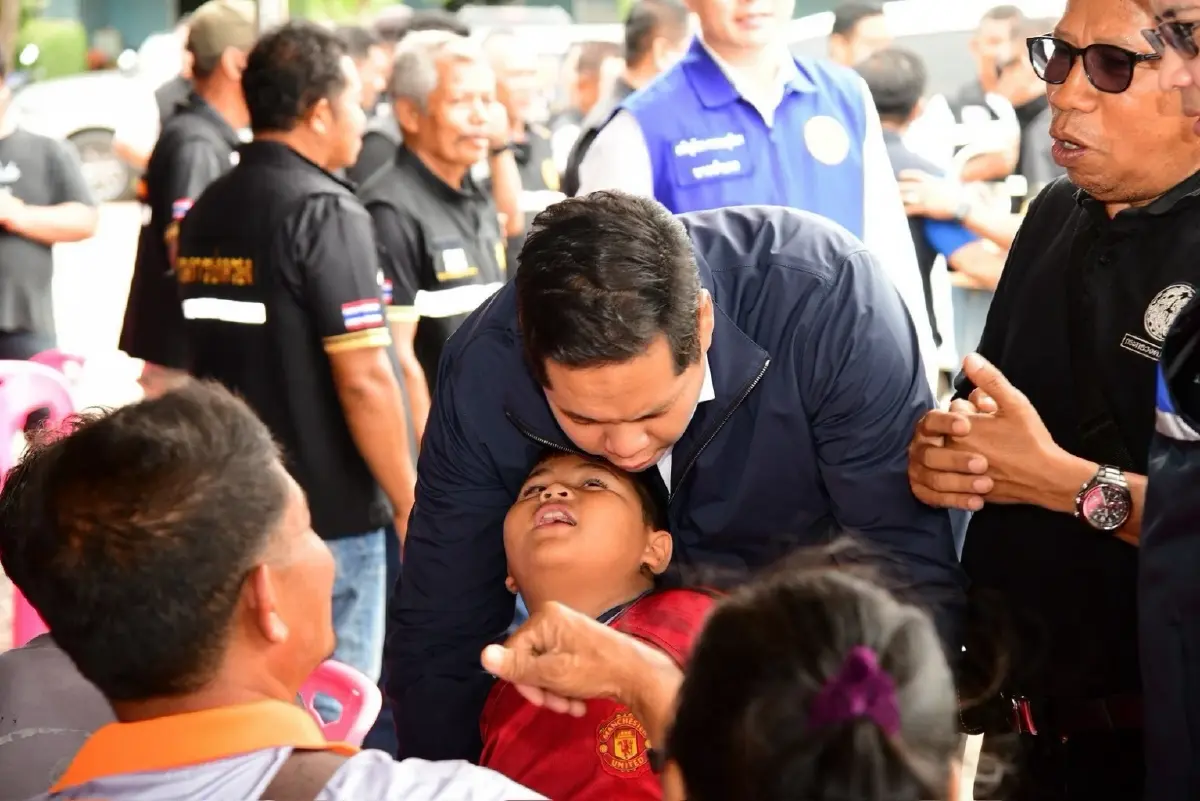 “สรรเพชญ” ลงพื้นที่รับฟังปัญหาการสัญจรทางน้ำของชาวประมง จ.ชุมพร
