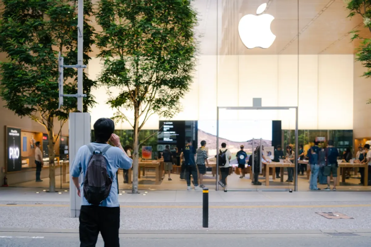 Apple เดินหน้าลุยโปรเจกต์ 'iPhone รุ่นฉลอง 20 ปี' จ่อเปิดตัวปี 2027