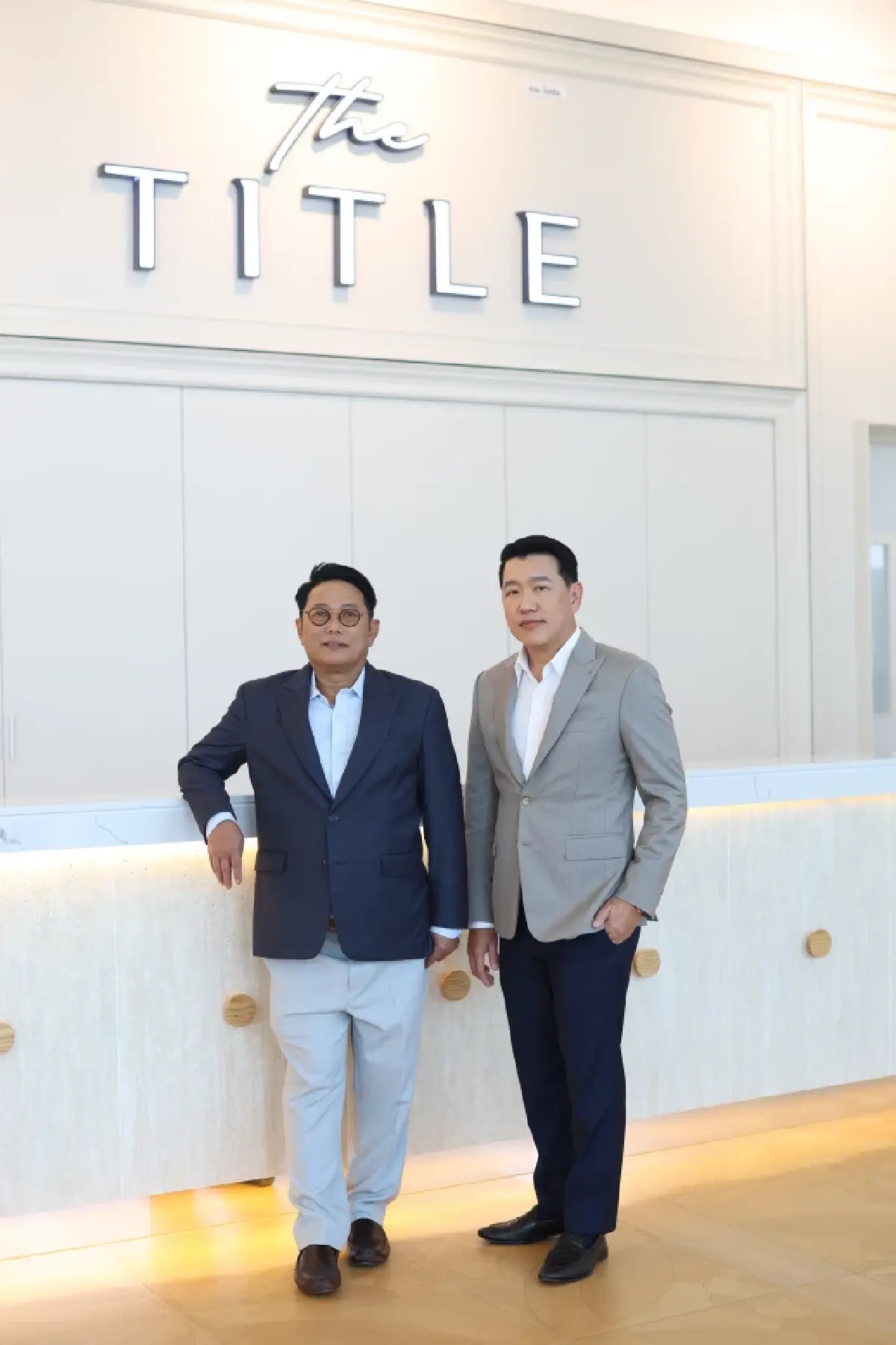 ดรงค์ หุตะจูฑะ (ซ้าย) และ กรมเชษฐ์ วิพันธ์พงษ์ CEO ASW 