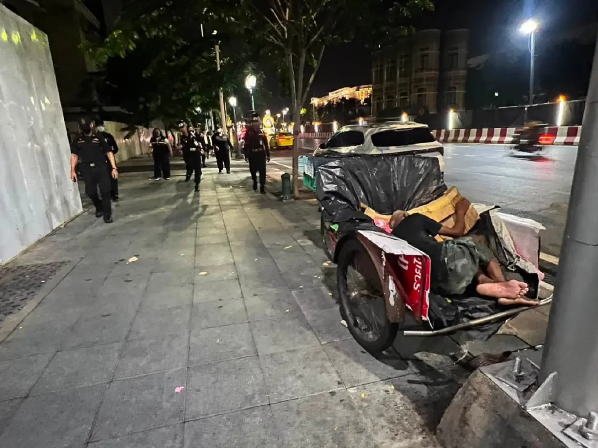 “ศานนท์” ลงตรอกสาเก คัดกรองคนไร้ที่พึ่ง 3 วัน พา 73 รายเข้าสู่ระบบแล้ว