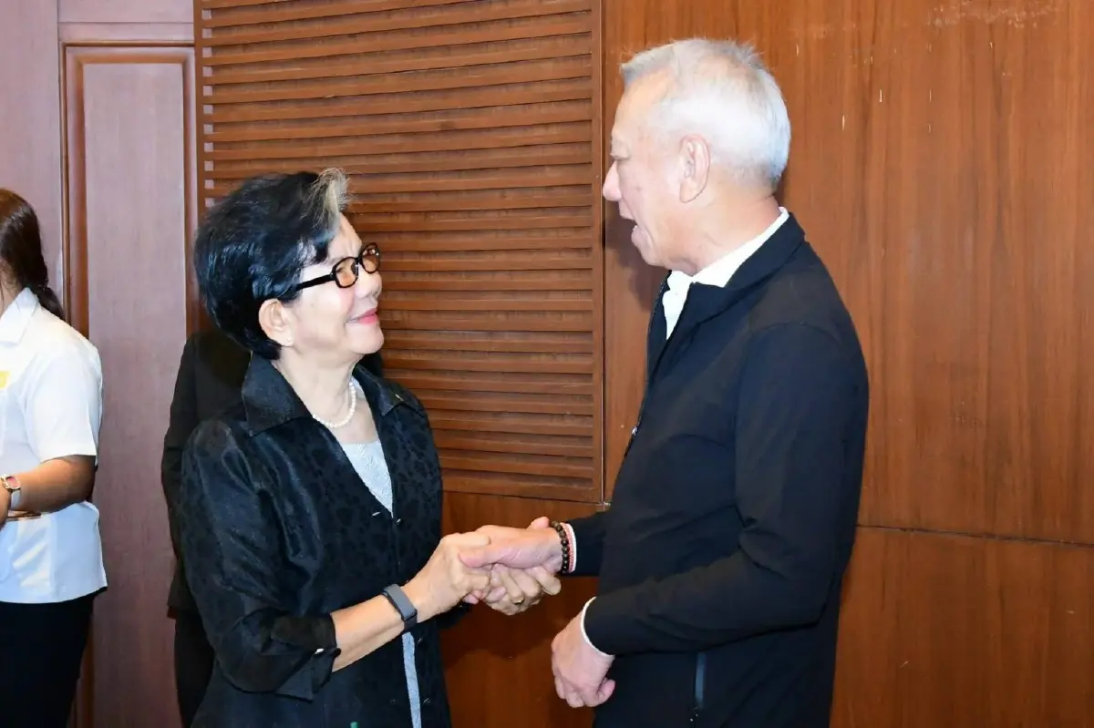 "พิพัฒน์"เปิดโต๊ะคุยชุมชนคลองเตย ร่วมออกแบบอนาคตพื้นที่