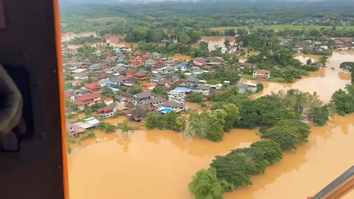 เปิดภาพมุมสูงน้ำท่วมน่าน รัฐบาลระดมช่วยอพยพ เร่งฟื้นฟูพื้นที่หลังน้ำลด