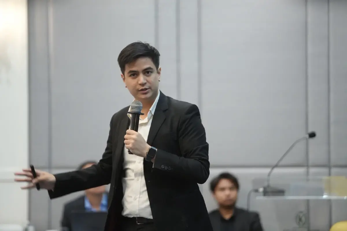 ศึกซักฟอกเดือด ฝ่ายค้านเปิดแนวรบคอร์รัปชัน จี้รัฐบาลตอบคดีฮั้วสว.-โกงสอบ