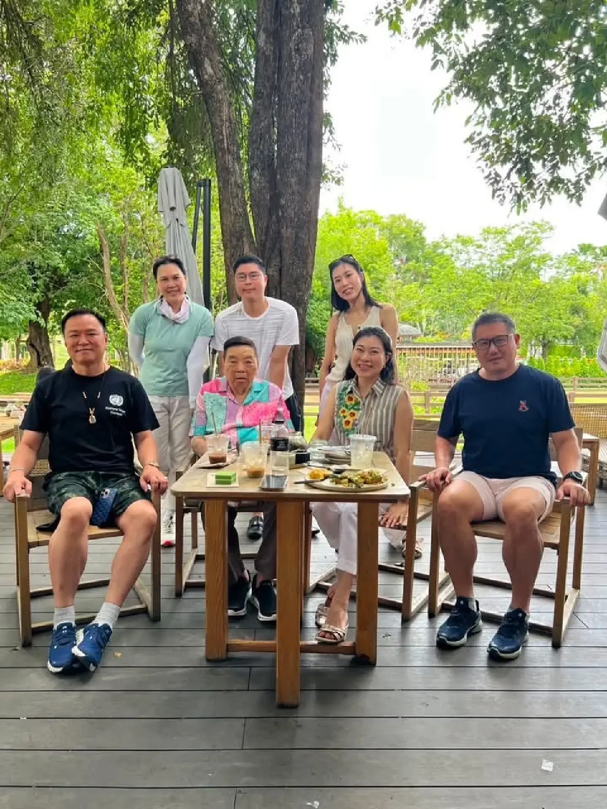 ดราม่าขาสั้นเนวิน จุดชนวนถกกาลเทศะ พิธีศักดิ์สิทธิ์หรือสิทธิแต่งตัว