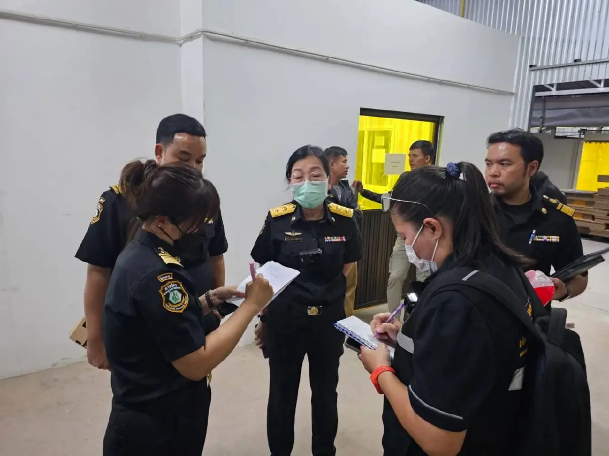 ปิยะรัฐชย์ สั่ง มกอช. ถอนรากโรงงานทุเรียนแช่แข็งเถื่อนชุมพร อายัดของกลาง 30 ตัน มูลค่ากว่า 10 ลบ.