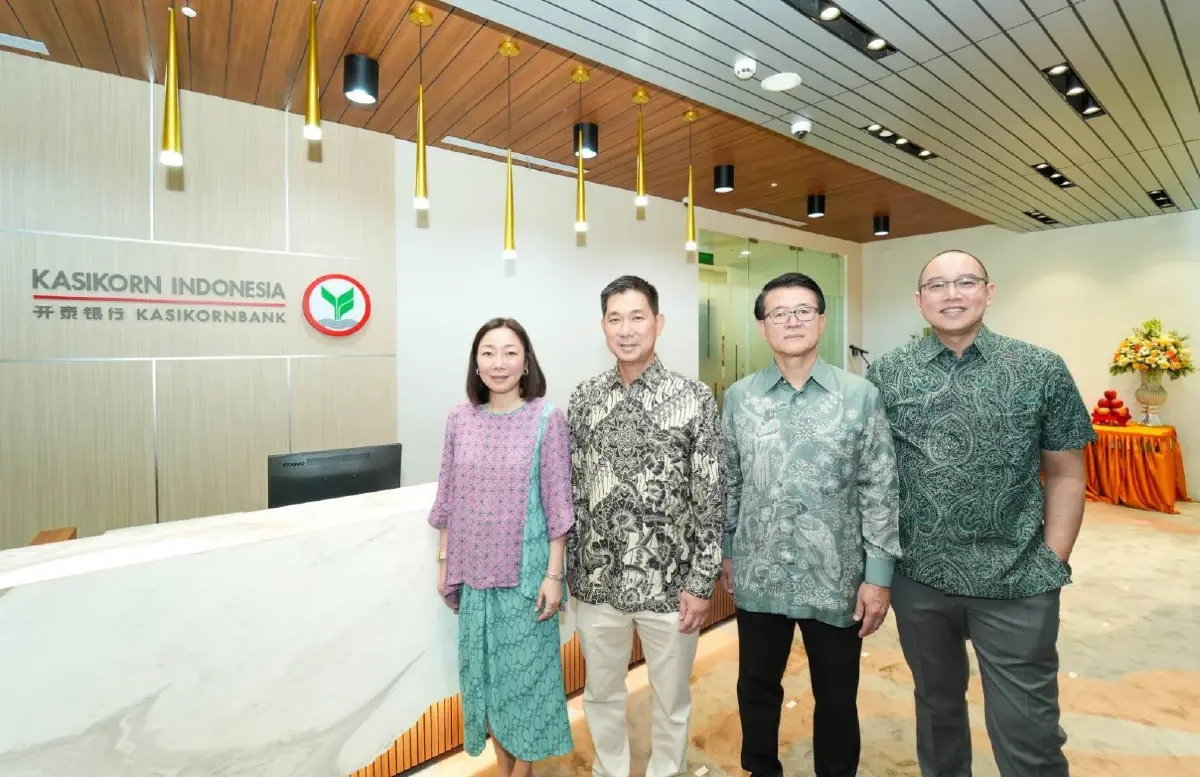 รุ่งเรือง สุขเกิดกิจพิบูลย์ พร้อมด้วยคณะผู้บริหารระดับสูง เข้าร่วมพิธีเปิด KBank Indonesia อย่างเป็นทางการ