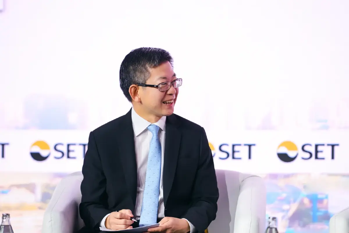 “กอบศักดิ์” ชี้เศรษฐกิจไทยหัวเลี้ยวหัวต่อ! GDP โตแค่ 2% ทุนโลกจ่อเข้าเกม AI-ดาต้าเซ็นเตอร์-เซมิคอนดักเตอร์