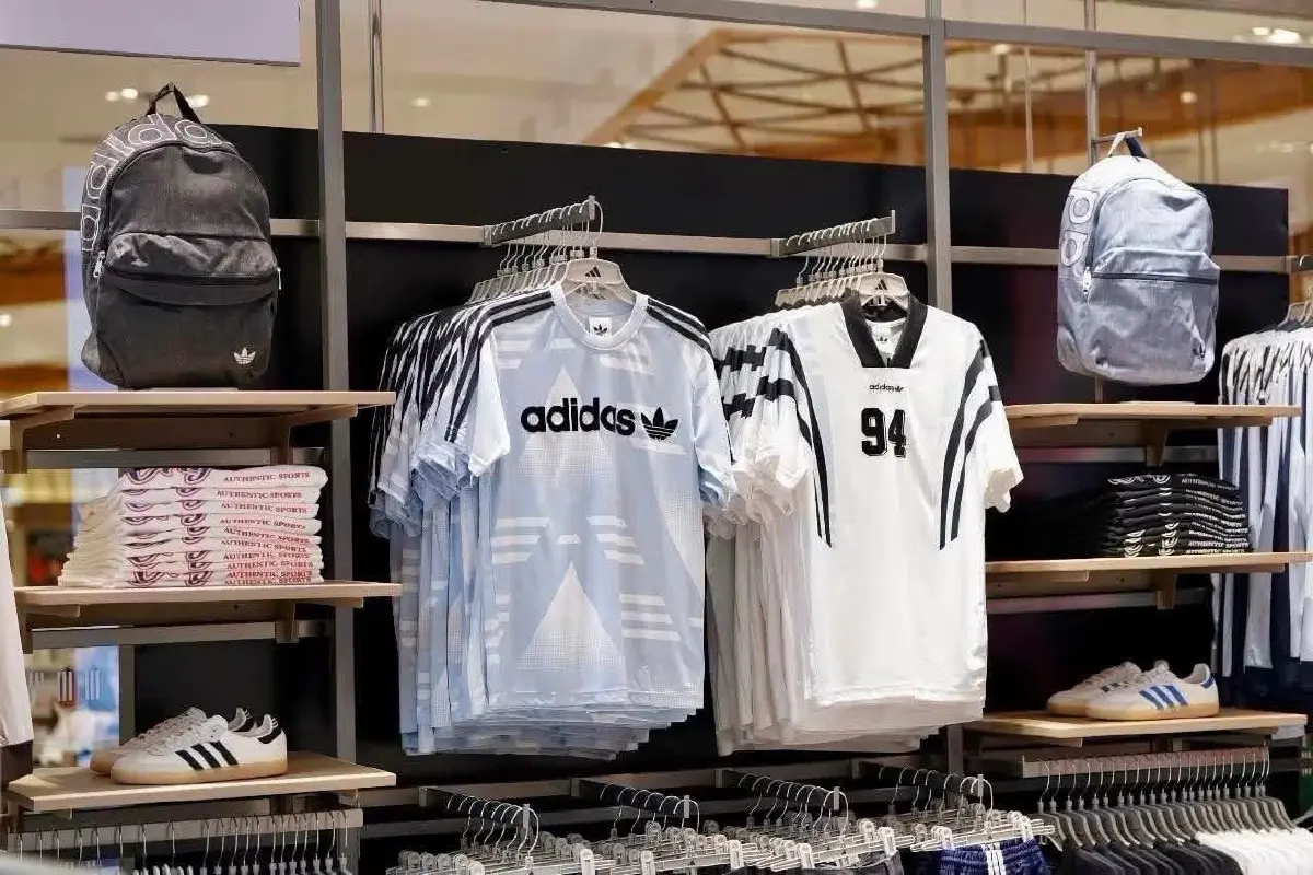 ปักหมุด adidas Originals Outlet แห่งแรกในไทย ที่บลูพอร์ตหัวหิน