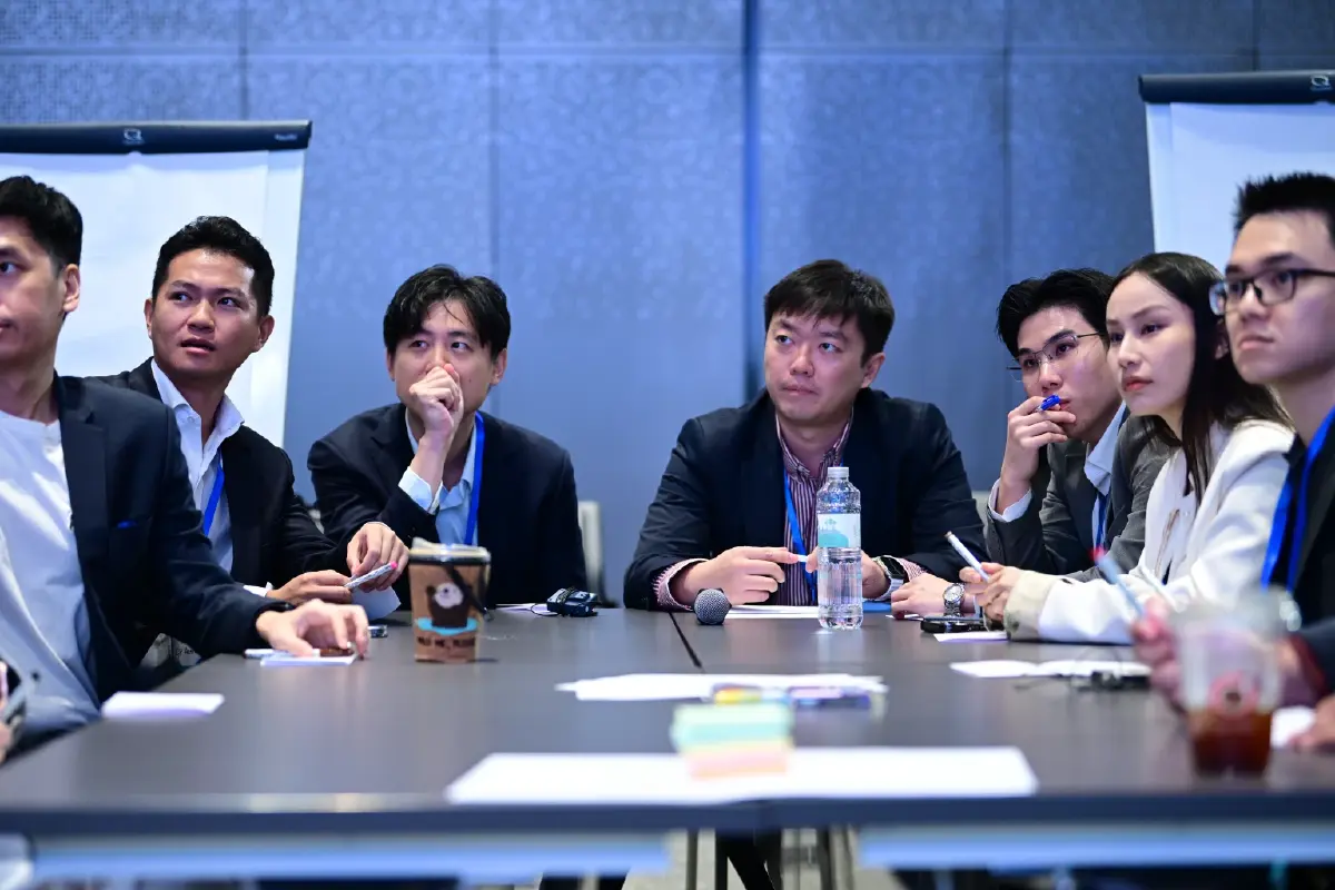 “ยศชนัน-เจ้าสัวธนินท์” เปิดห้องเรียน สร้างคนใช้ AI เป็น แก้โจทย์ธุรกิจหน้างาน