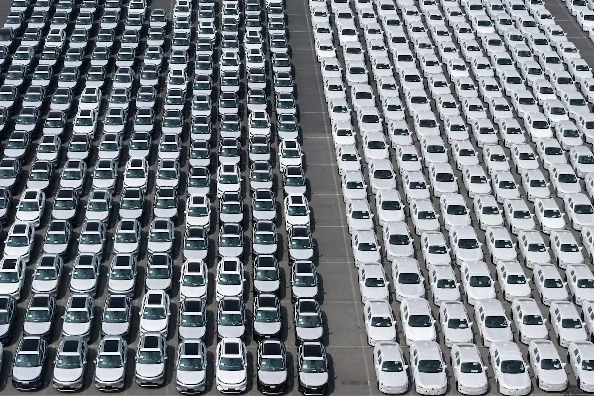 รัฐบาลจีนออกกฎใหม่คุมบริษัทผู้ผลิตรถยนต์บุกตลาดโลก
