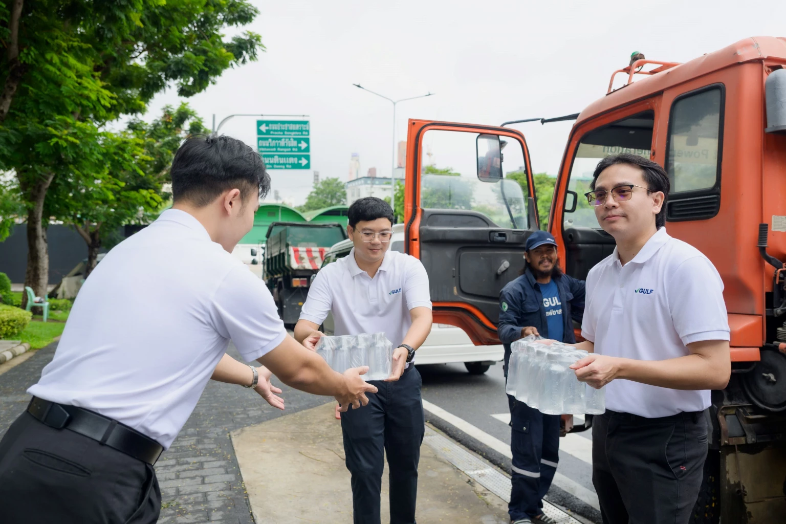 GULF ระดมทีม ‘กัลฟ์อาสา’ ช่วยเหลือผู้ประสบภัยน้ำท่วมพื้นที่กรุงเทพมหานคร