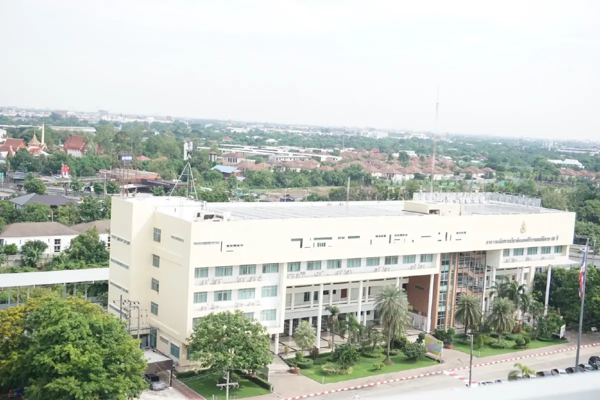 มหาวิทยาลัยราชพฤกษ์ ติดตั้ง Solar Rooftop เดินหน้าสู่ Green University ร่วมลดก๊าซเรือนกระจก