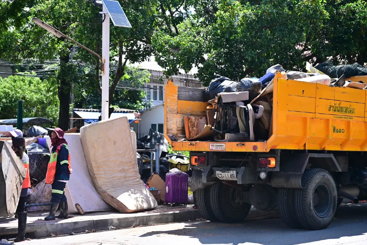 น้ำลดไม่จบ! กทม. ระดมกำลัง Big Cleaning เคลียร์ขยะ–รถขวางถนนทั่วกรุง