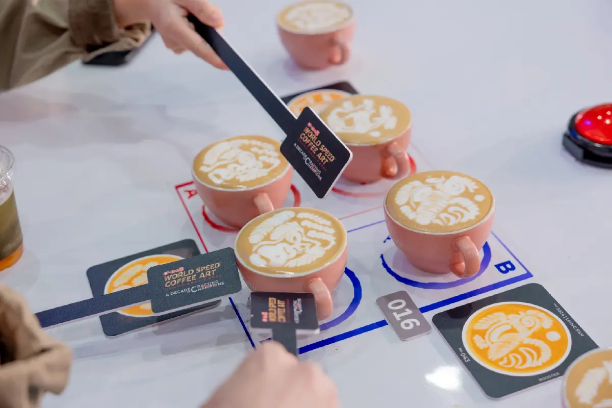 ลิม ซี ยวน บาริสต้ามาเลเซีย ผงาดแชมป์โลกกาแฟ ฉลอง 10 ปีเวที CP-Meiji