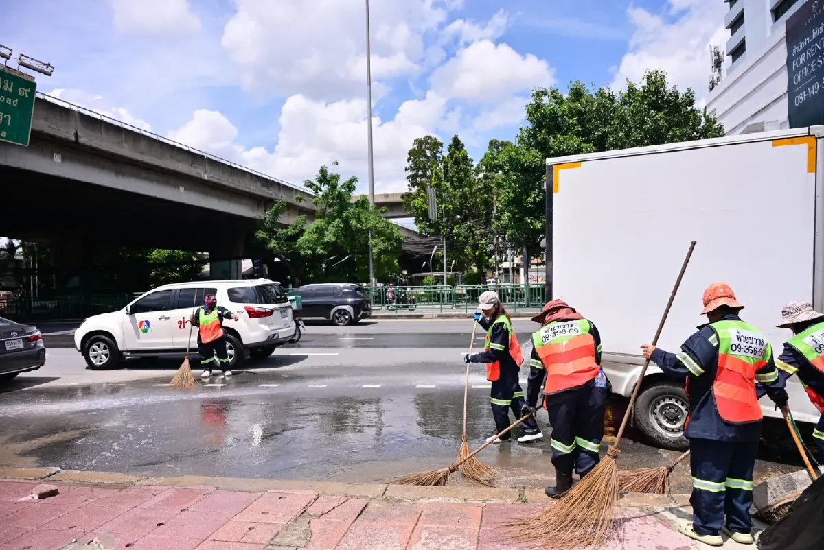 น้ำลดไม่จบ! กทม. ระดมกำลัง Big Cleaning เคลียร์ขยะ–รถขวางถนนทั่วกรุง