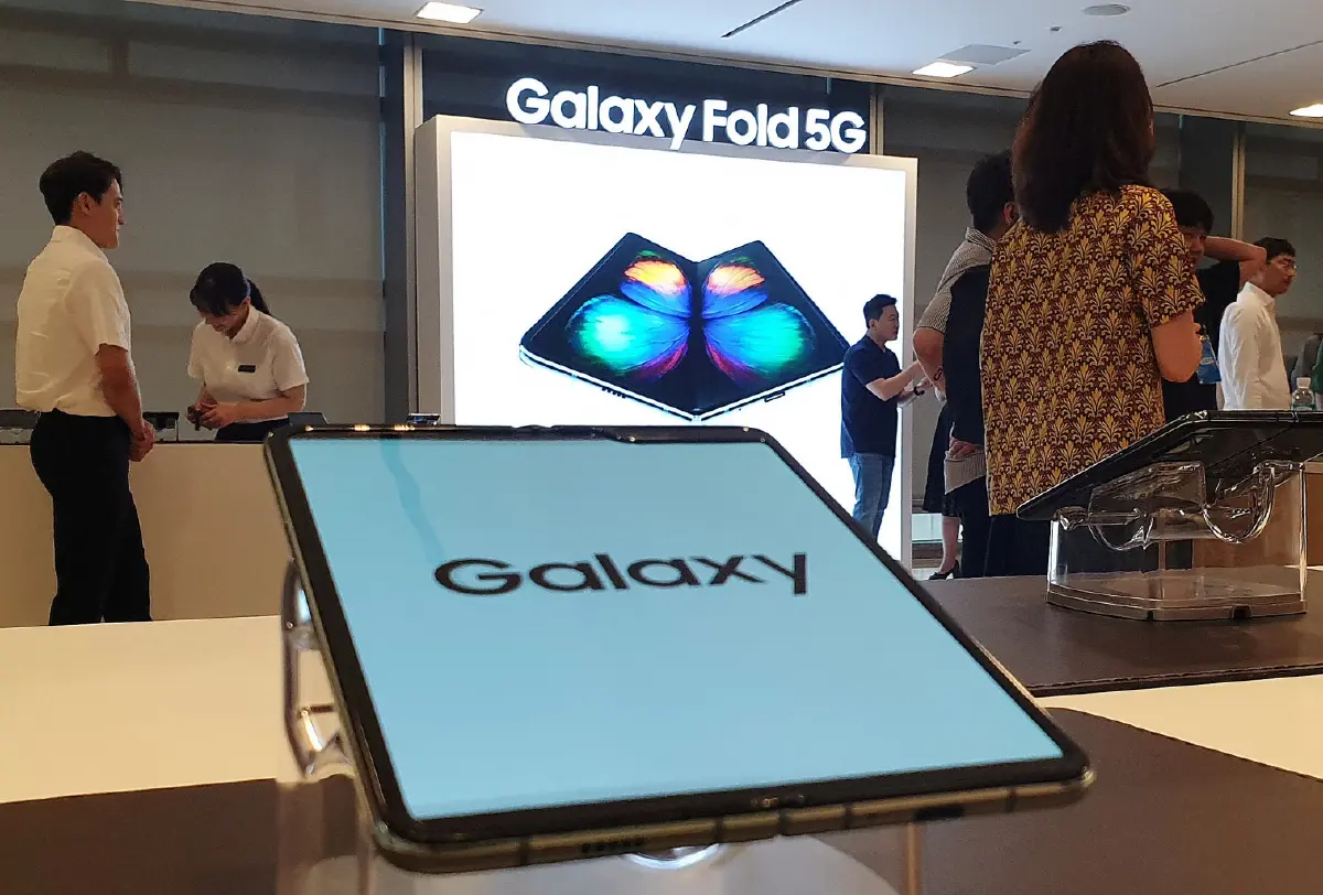 ศึกจอพับ ซัมซุงเผยผู้ใช้ iPhone แห่ซบ Galaxy Z Fold8 เพิ่ม 1.6 เท่า
