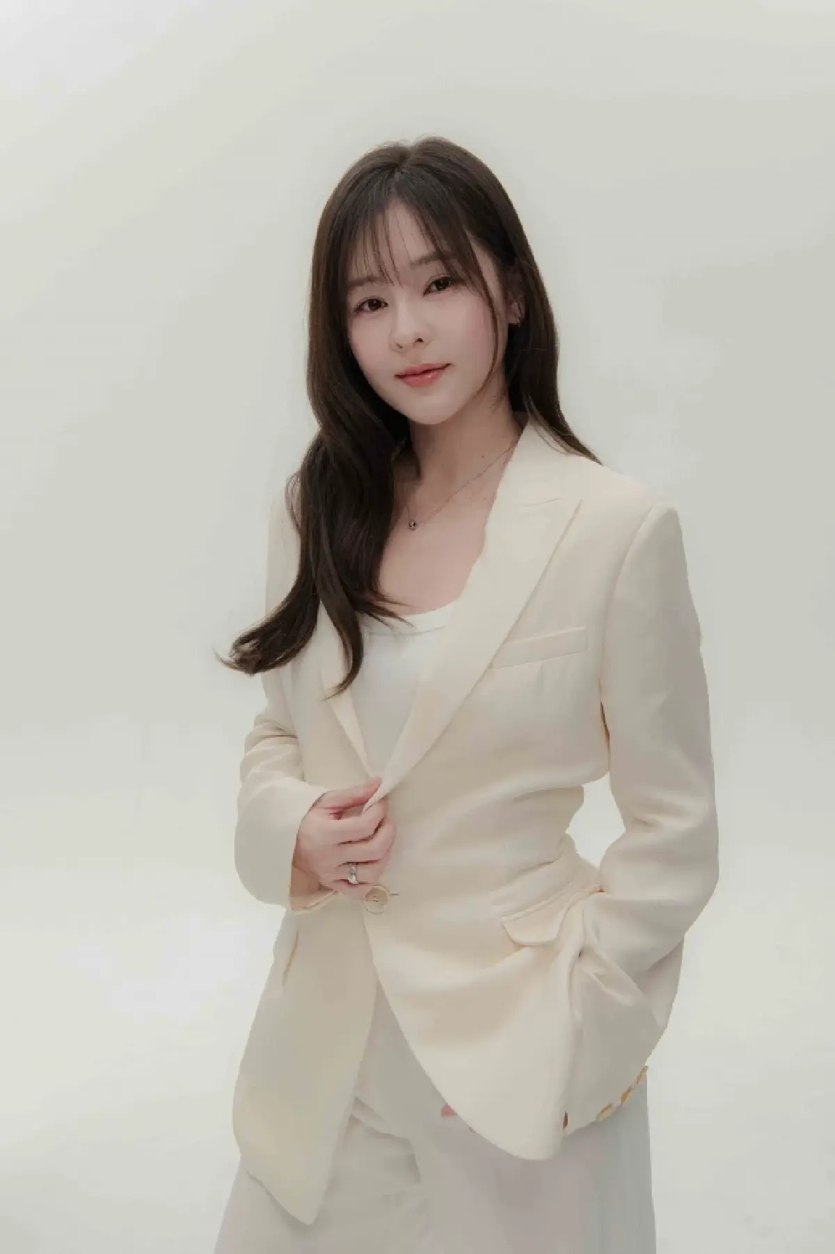 “ออม-สุชาร์” รีเซ็ต Fleen Beauty ครั้งใหญ่ หลังผ่านมรสุมหุ้น ลุยเป้า 120 ล้าน