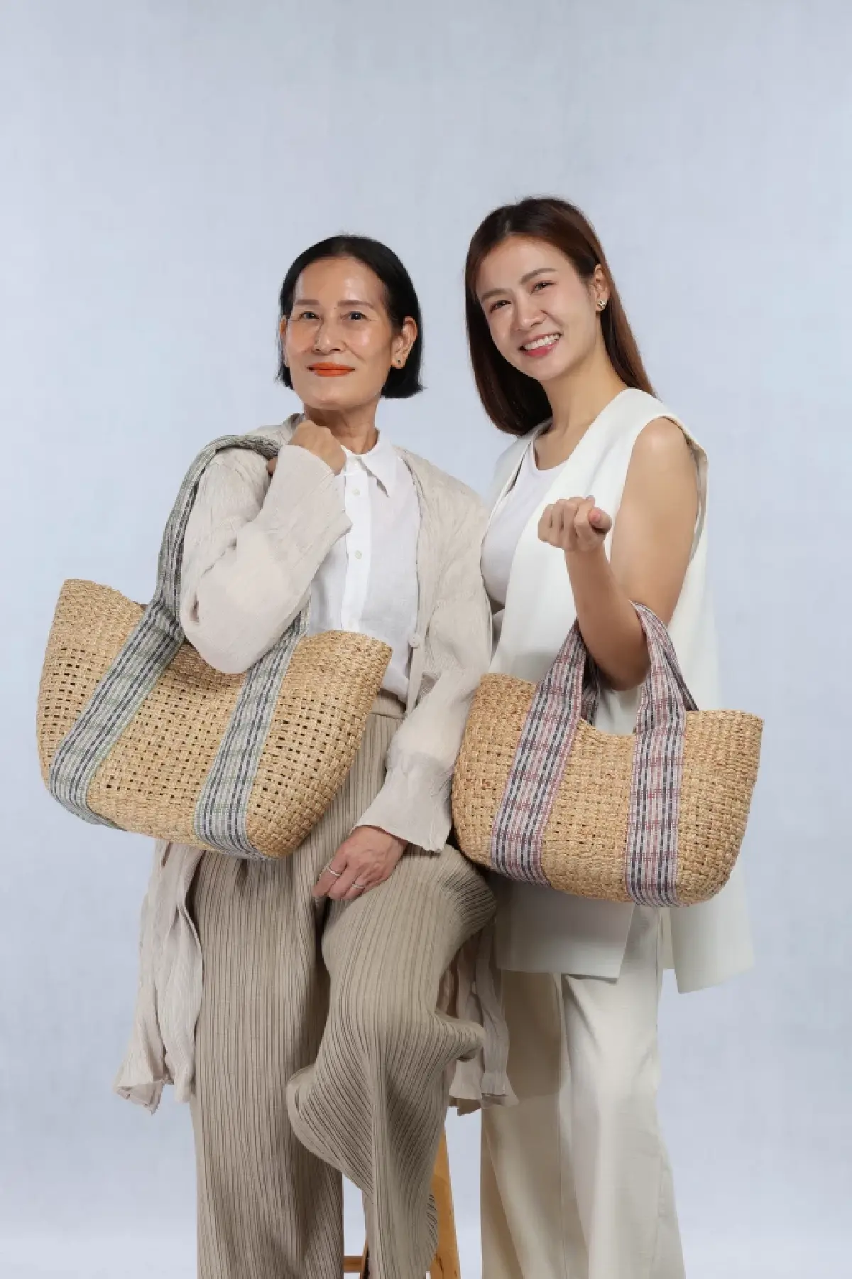 จากผักตบชวาถึงขวด PET สู่กระเป๋ารักษ์โลกที่สานรอยยิ้มให้ชุมชน