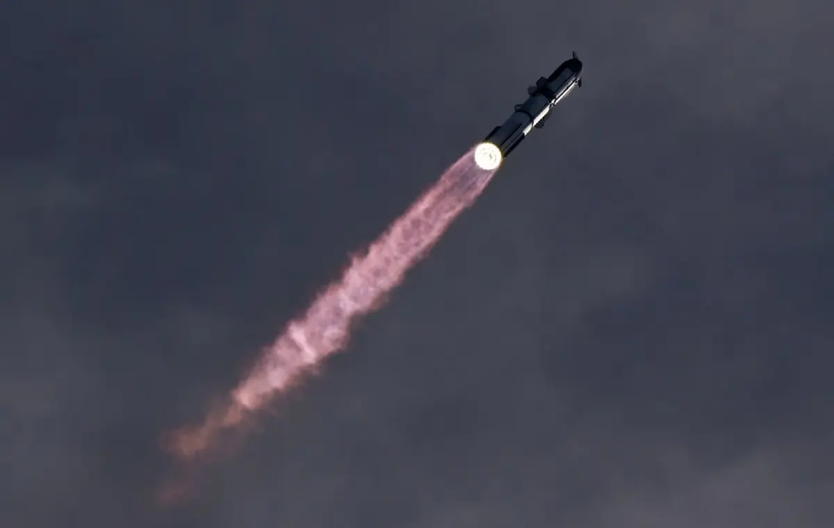 SpaceX ส่ง Starship สู่วงโคจรครั้งแรก ปล่อย Starlink 26 ดวง
