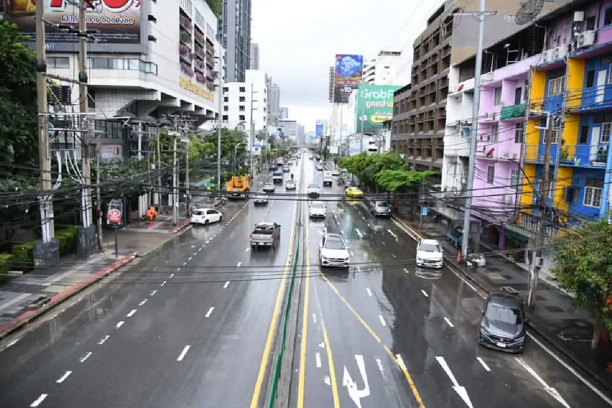 เพชรบุรีตัดใหม่เปิดทางสัญจรแล้ว กทม. เร่งเคลียร์รถค้าง