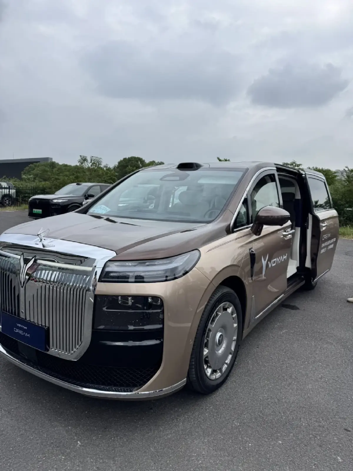 เตรียมบุกไทย ! VOYAH DREAM 9 MPV สุดหรู วิ่ง 701 กม. เริ่ม 2.08 ล้าน