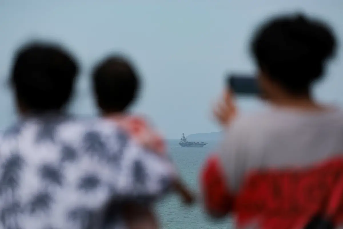 เรือบรรทุกเครื่องบิน USS Abraham Lincoln ถึงไทย หลังไม่ขึ้นฝั่งนาน 200 วัน
