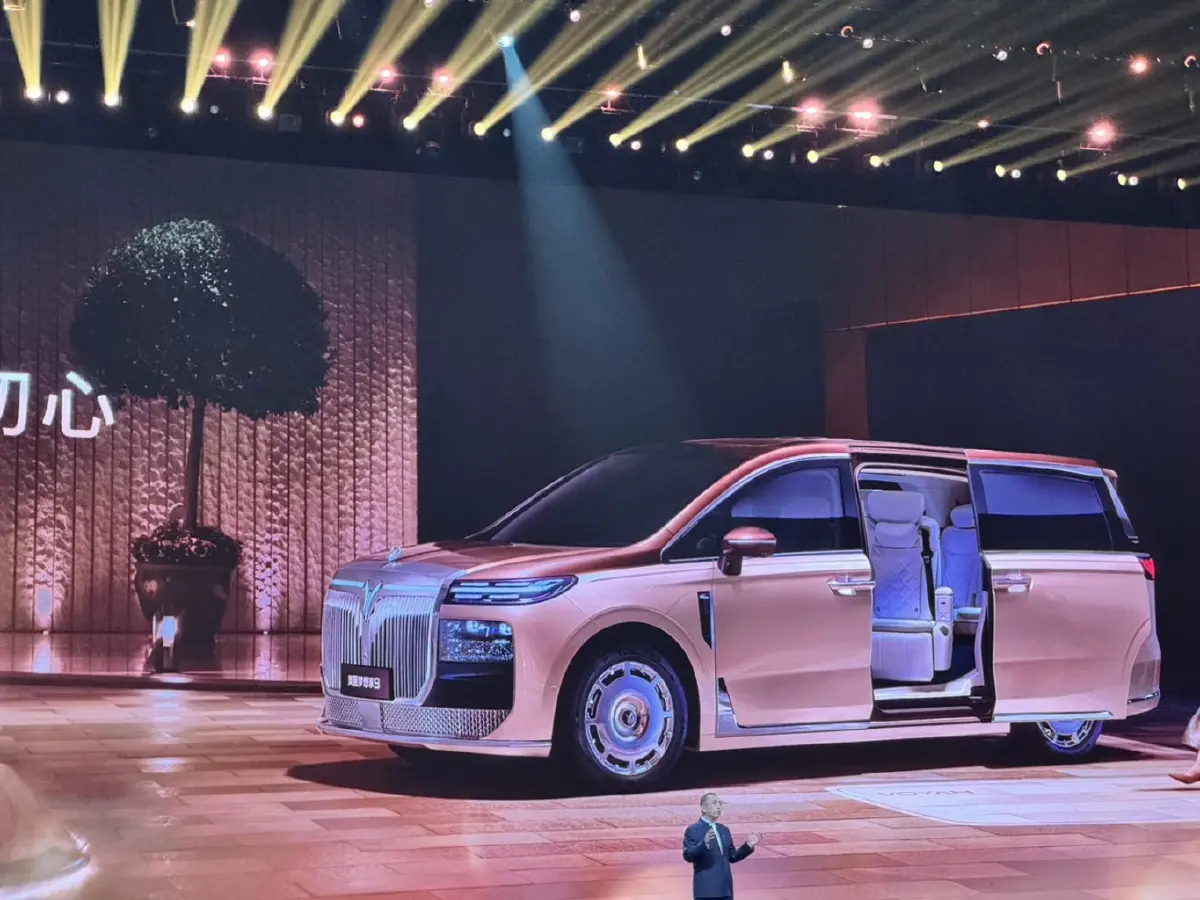 เตรียมบุกไทย ! VOYAH DREAM 9 MPV สุดหรู วิ่ง 701 กม. เริ่ม 2.08 ล้าน