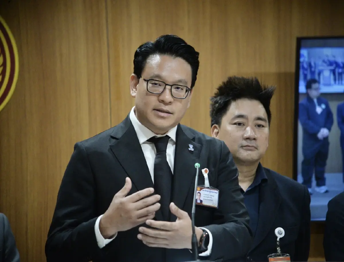 'สกลธี' รับร่างกฎหมายพิจารณาคดีแพทย์ จี้สธ.-กทม.ลุยช่วยน้ำท่วม