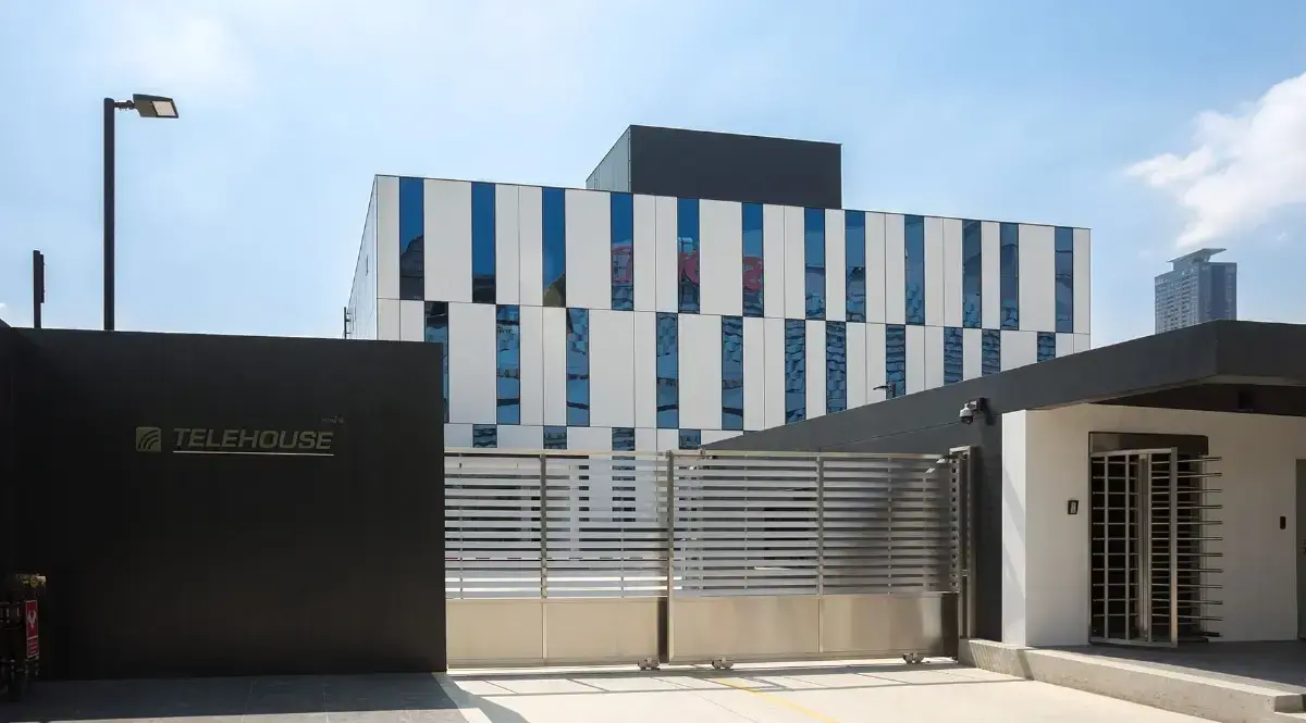Data Center ผุดกลางกรุง ใครอนุญาต? เปิดช่องโหว่กฎหมายที่ กทม.ก็เอื้อมไม่ถึง