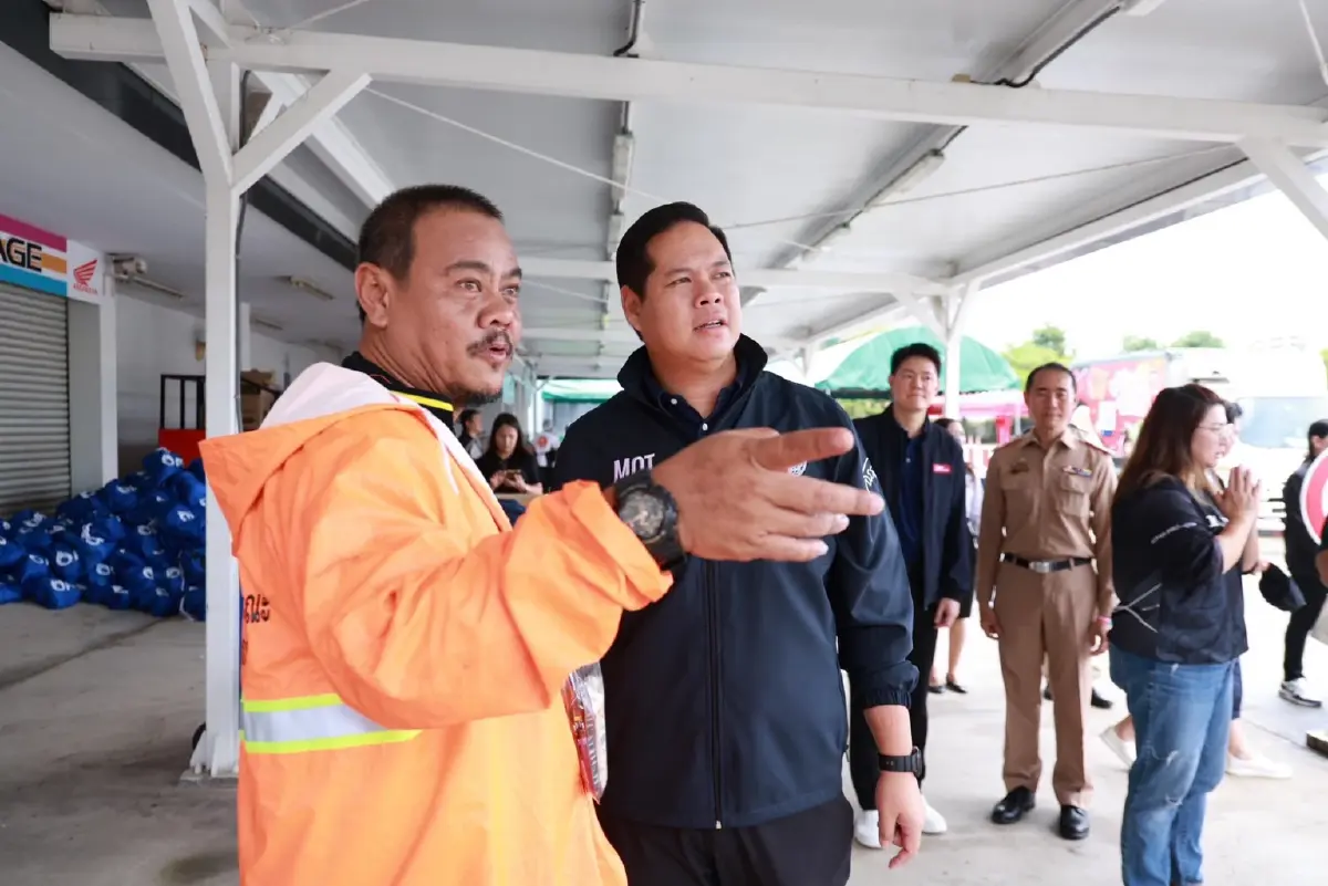 “สรรเพชญ” ลงพื้นที่ ช่วยผู้ประสบภัยแฟลตคลองจั่น บางกะปิ