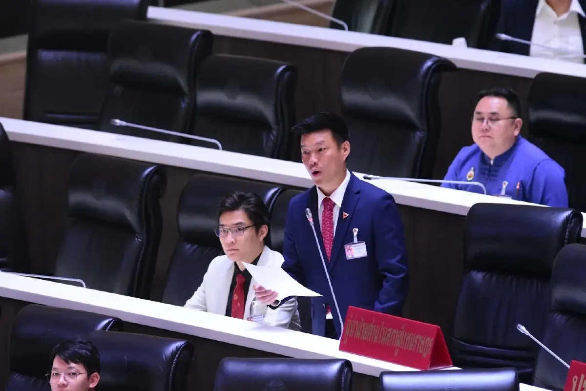 'ณัฐพงษ์' จี้ 'อนุทิน' เข้าสภาตอบปัญหาน้ำท่วม ชี้ วิกฤตยังไม่จบอย่ารีบถอดบทเรียน