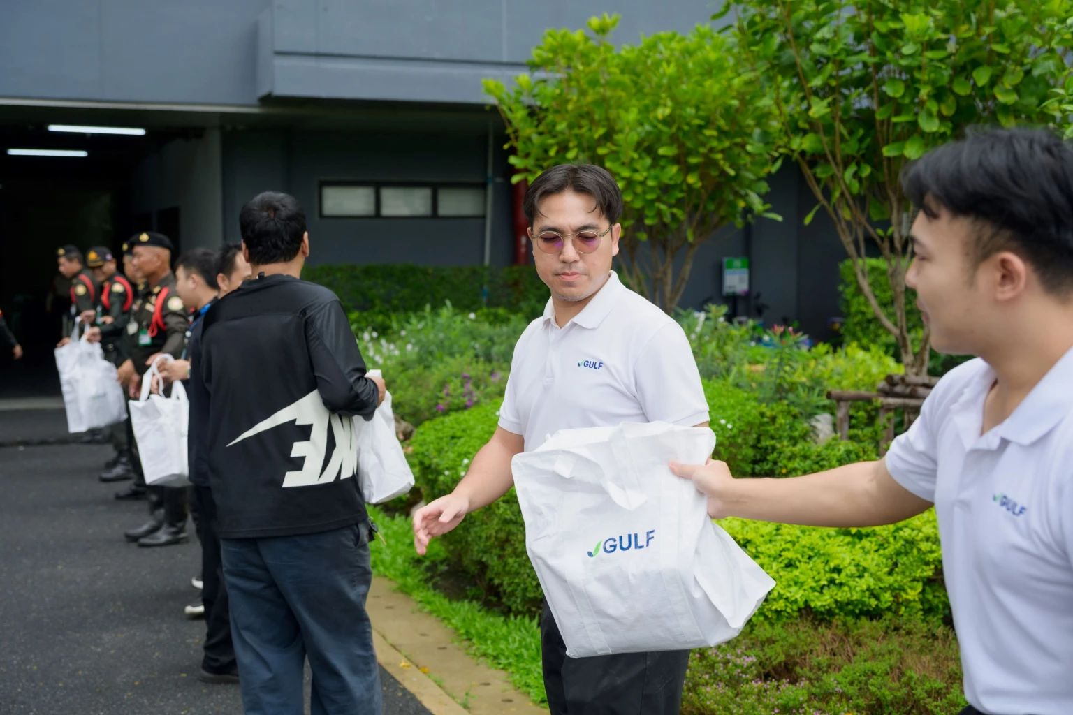 GULF ระดมทีม ‘กัลฟ์อาสา’ ช่วยเหลือผู้ประสบภัยน้ำท่วมพื้นที่กรุงเทพมหานคร